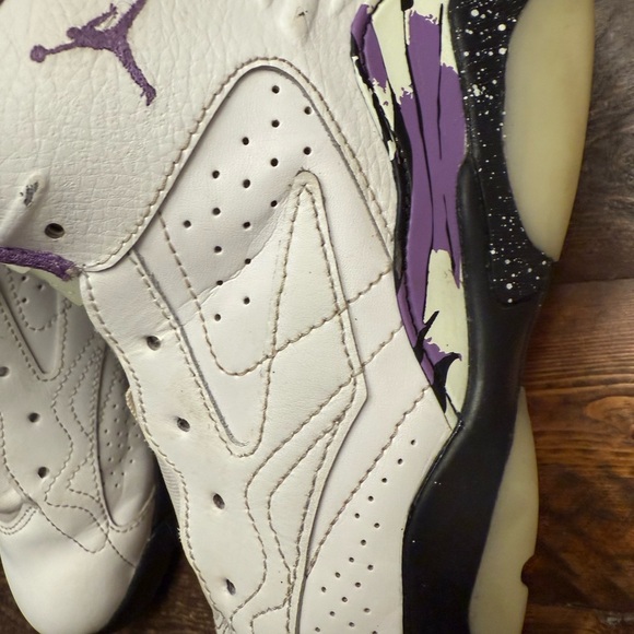 Jordan Jumpman MVP in the Summit White/Black Raspberry 3Y - Picture 3 of 15